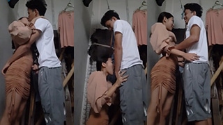 Adek Kakak Ketika di Orang Rumah Pada Pergi